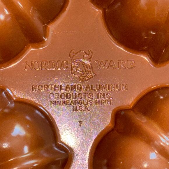 Nordic Ware Classic Mini 6 Bundt Cake Pan Muffin Heavy Aluminum Made in USA - Picture 7 of 8